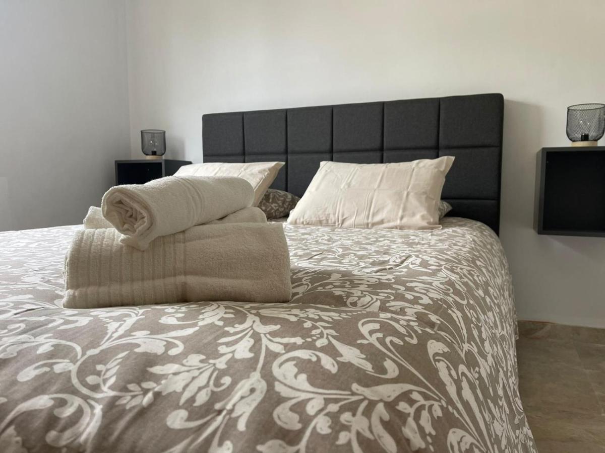 Stelarium-Suite Con Bano Privado En Casa Compartida-Uebica2 Mairena del Aljarafe Ngoại thất bức ảnh