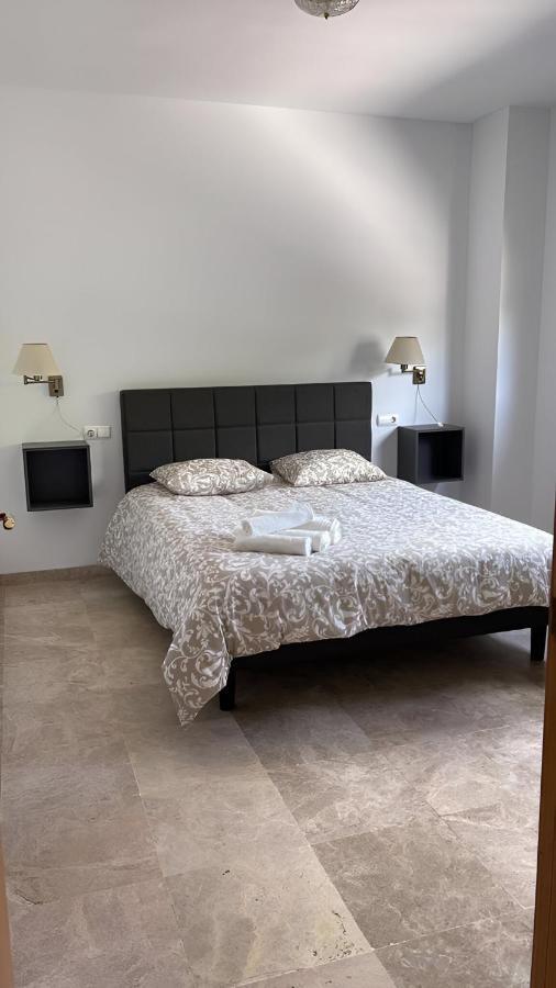 Stelarium-Suite Con Bano Privado En Casa Compartida-Uebica2 Mairena del Aljarafe Ngoại thất bức ảnh
