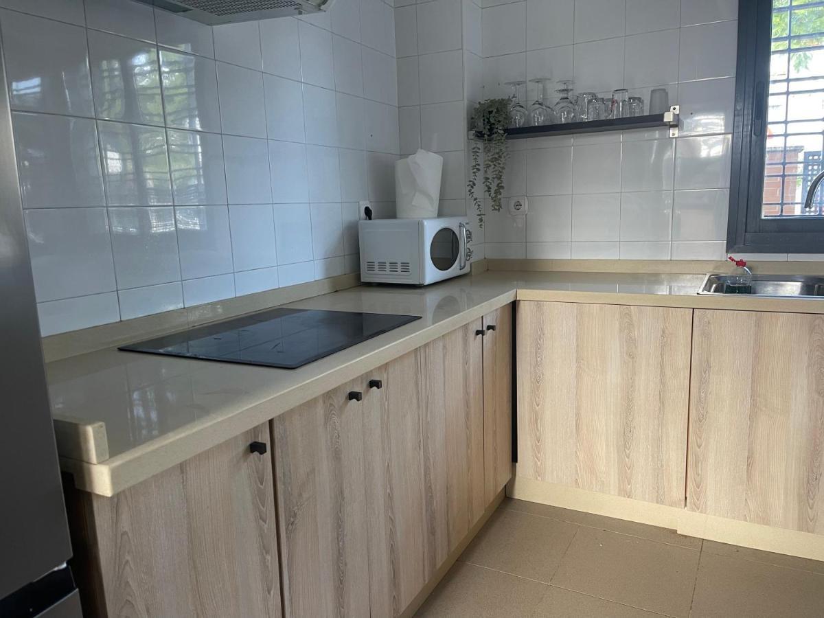 Stelarium-Suite Con Bano Privado En Casa Compartida-Uebica2 Mairena del Aljarafe Ngoại thất bức ảnh